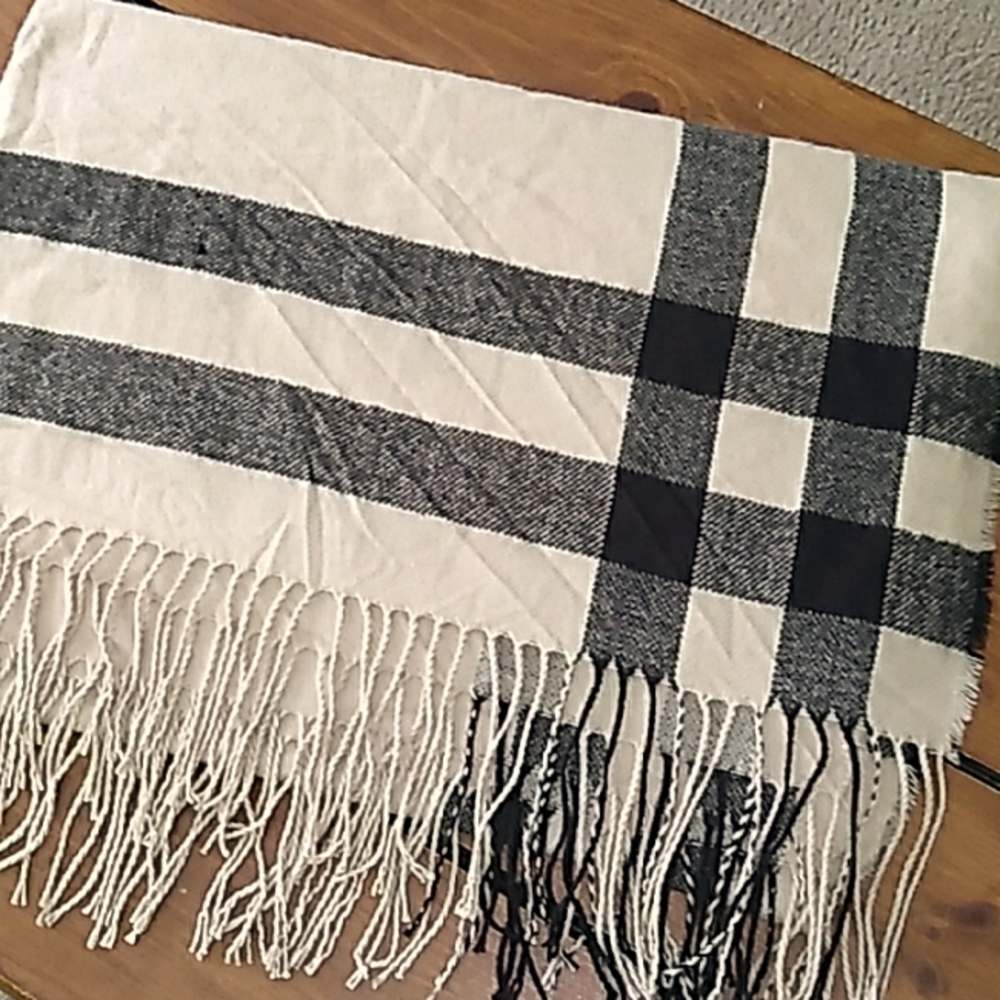 Tan Black Shawl FOREVER 21 Blanket Scarf Fringe CAPE Poncho